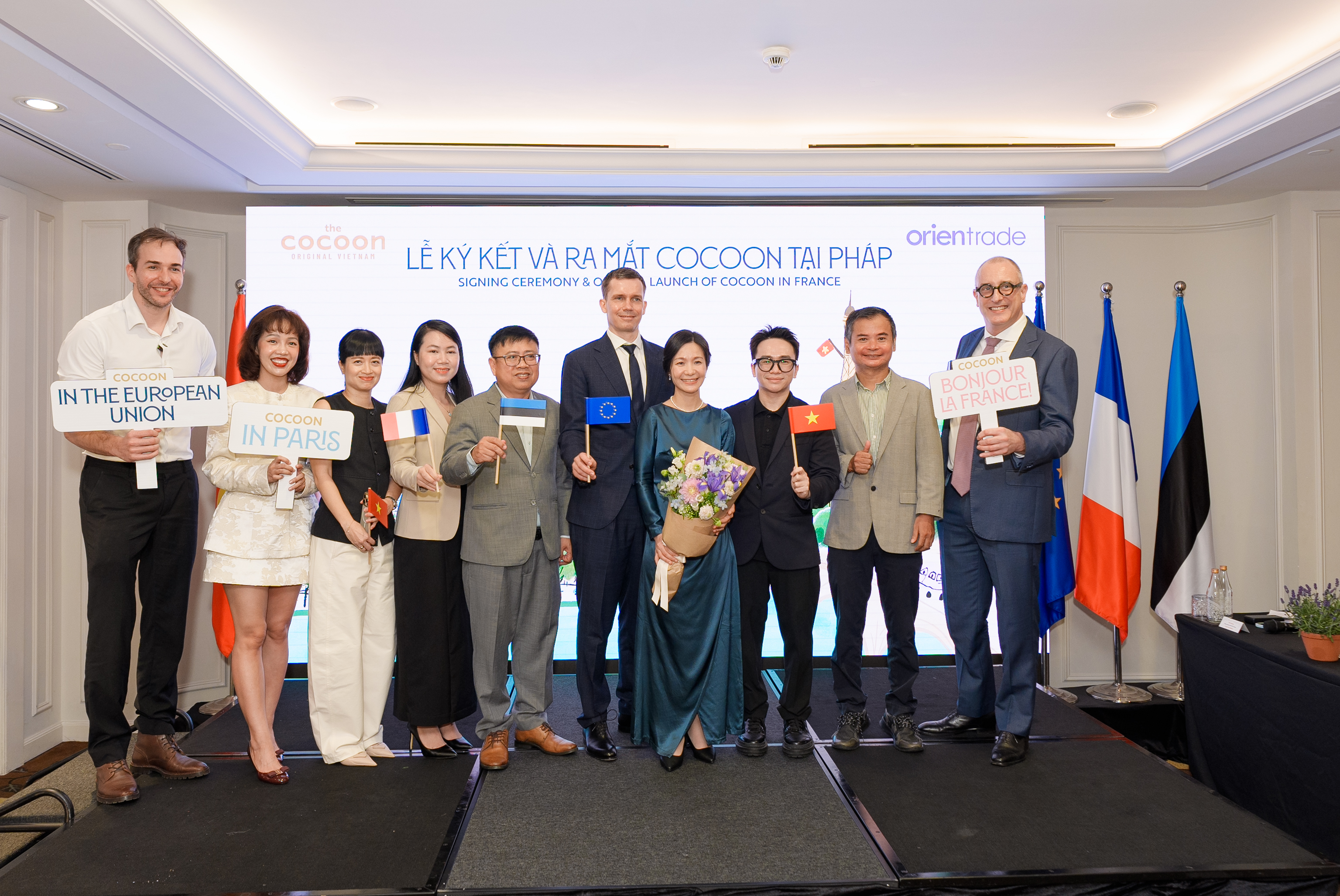 Lễ ký kết và ra mắt Cocoon tại Pháp